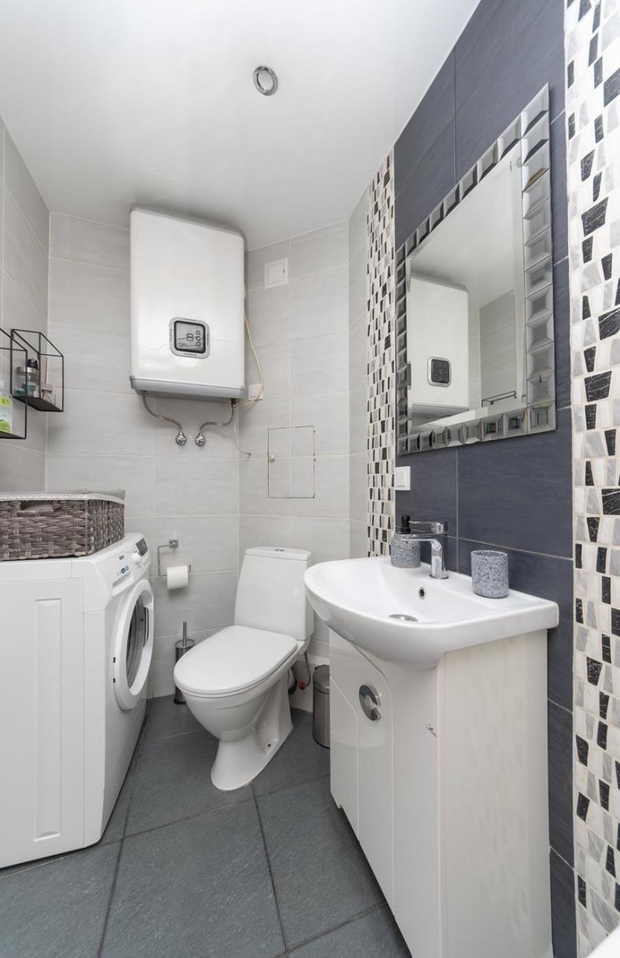 Flat24 On Lesi Ukrainki 3 Apartman Kijev Kültér fotó