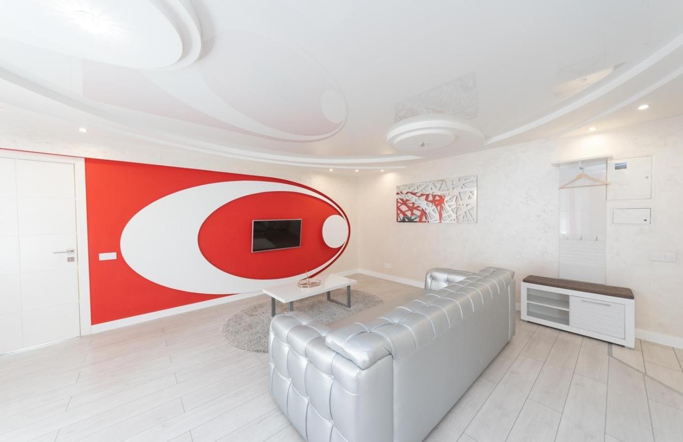 Flat24 On Lesi Ukrainki 3 Apartman Kijev Kültér fotó