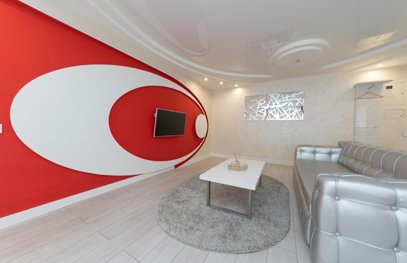 Flat24 On Lesi Ukrainki 3 Apartman Kijev Kültér fotó