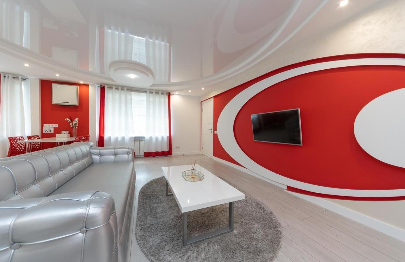Flat24 On Lesi Ukrainki 3 Apartman Kijev Kültér fotó